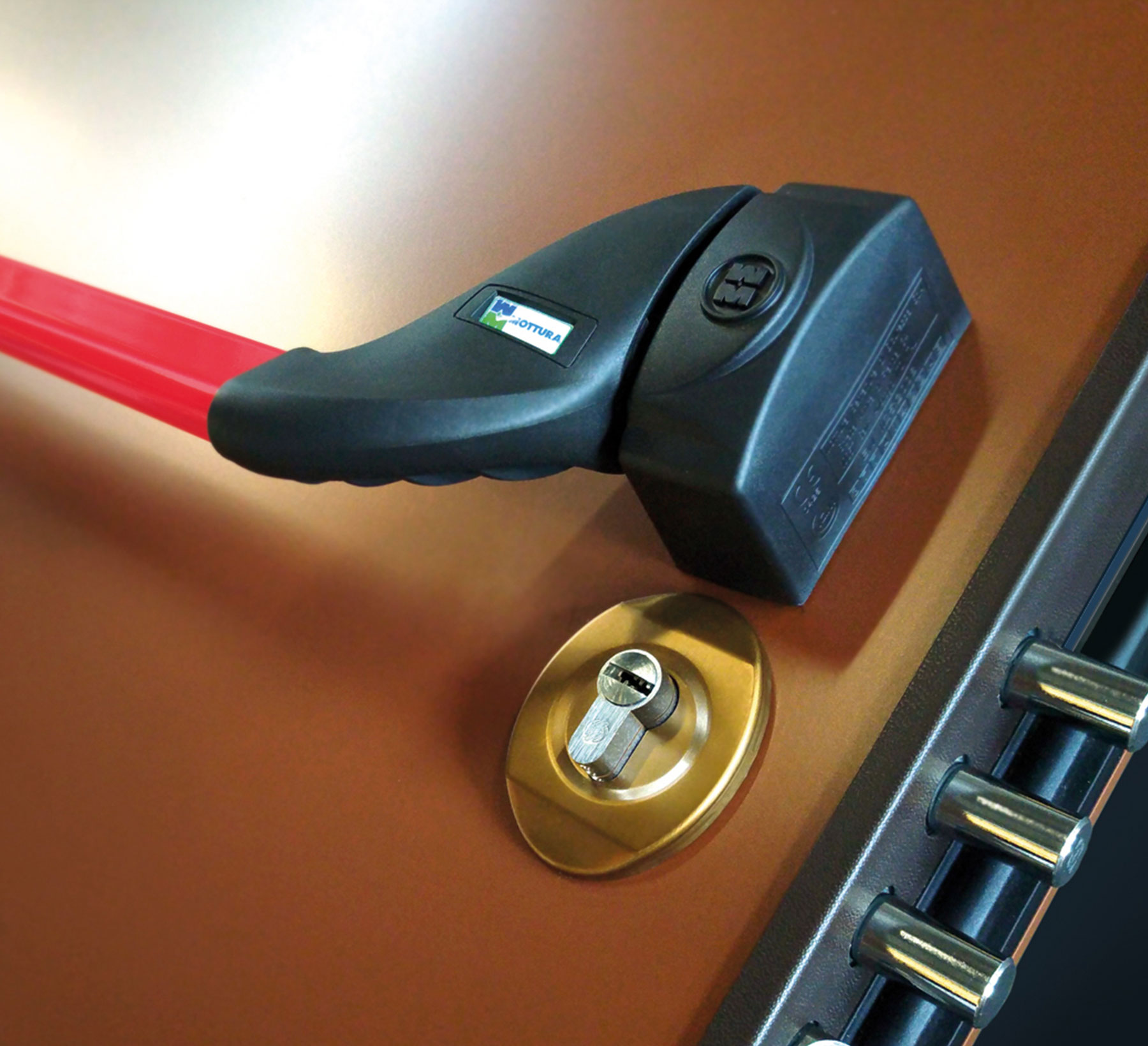 Porta blindata con manico antipanico da Interno ed esterno a designo taglio acustico a Bascapè