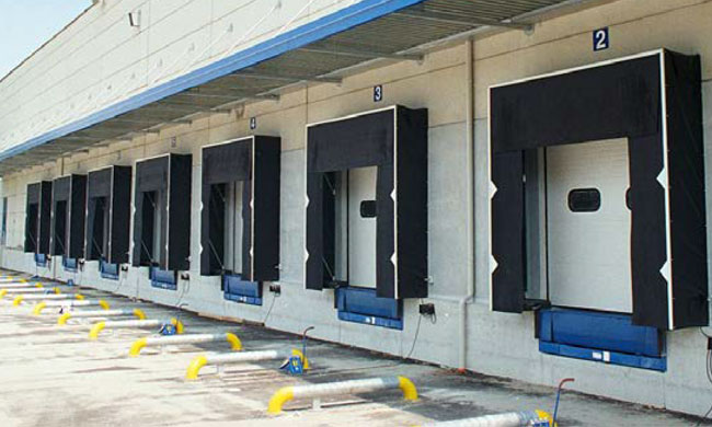 PORTE PER GARAGE AUTOMATICHE sezionali manuali per industria casa villa residenziale  a Voghera